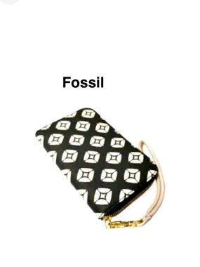 Fossil Women's Sydney White and Black Zipper Zip Around Wristlets Wallet⭐️⭐️⭐️